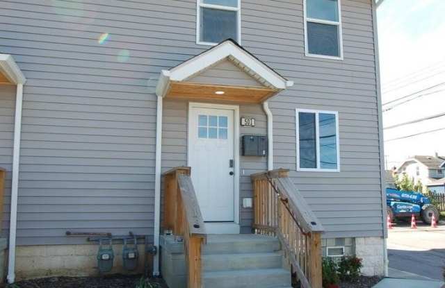 501 S Oakley Avenue Gallery 2