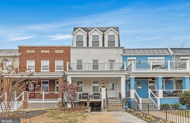 1620 MASSACHUSETTS Avenue SE unit: 4 photos photos 1620 MASSACHUSETTS Avenue SE unit: 4 photos photos