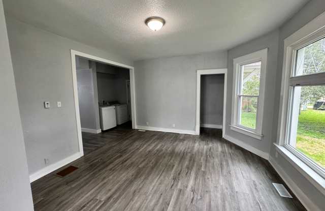 4 bedroom 2 bath house in Rock Island Gallery 4