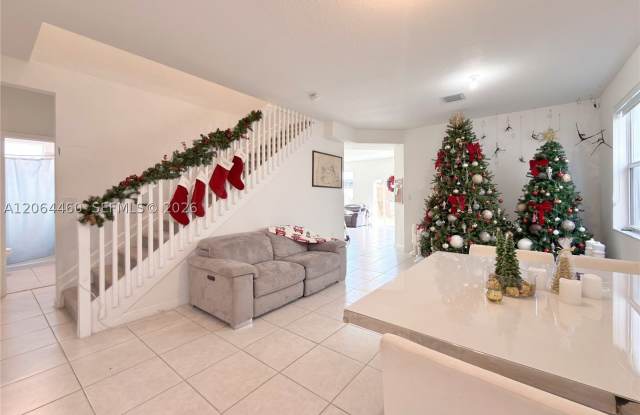 2636 SE 13th Ct Gallery 4