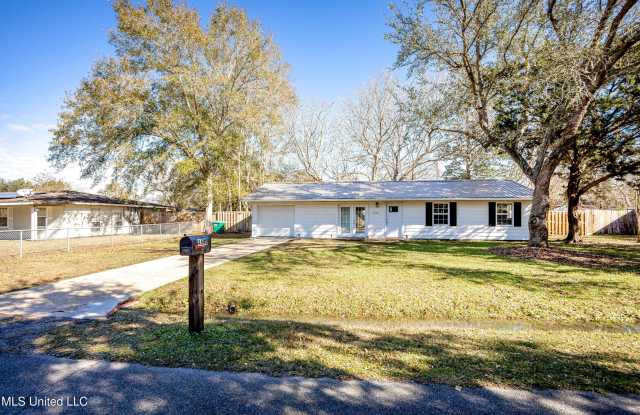 4640 Hilltop Drive - 4640 Hilltop Drive, Ocean Springs, MS 39564