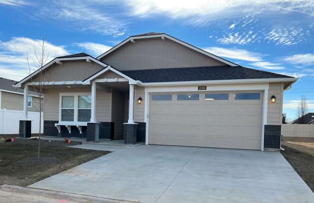 Beautiful, 3 bed 2 bath home close to lake Lowell! photos photos