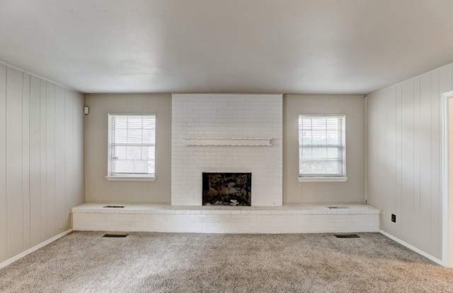 Charming Duplex with Fireplace and Prime Location Near Lake Hefner - 7507 Knight Lake Drive, Oklahoma City, OK 73132