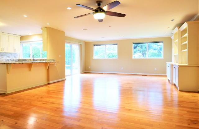 Must see!!! Updated Rambler on Glencoe Community Gallery 3