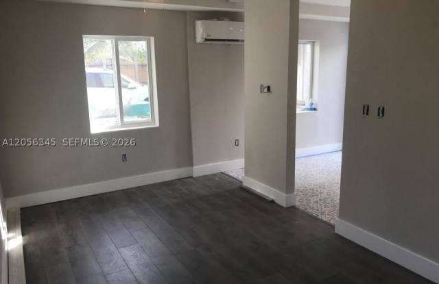 1700 NW 22 CT Gallery 4
