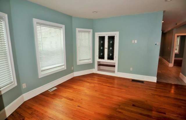 10 Ellsworth St. Gallery 4