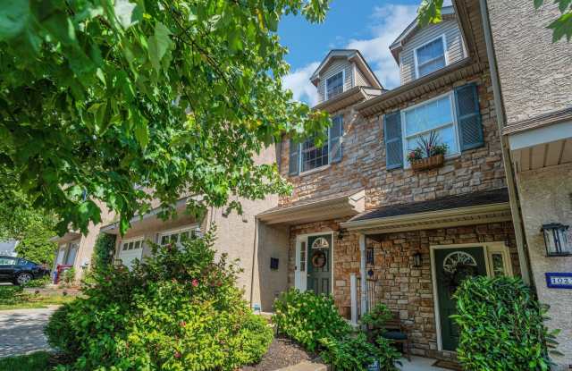 Beautiful 3 Bedroom Bridgeport Townhome! photos photos