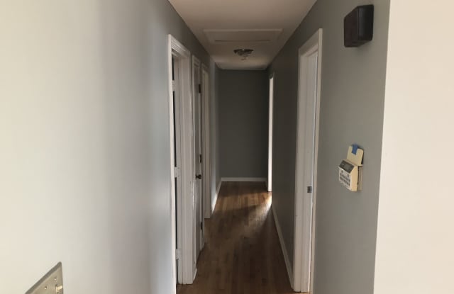 180 Tanglewood Drive South Gallery 3