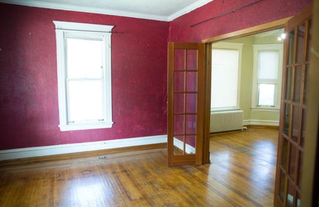 Spacious 5-Bedroom, 2-Bath Whole House in Como – Available September 1, 2027 Gallery 3