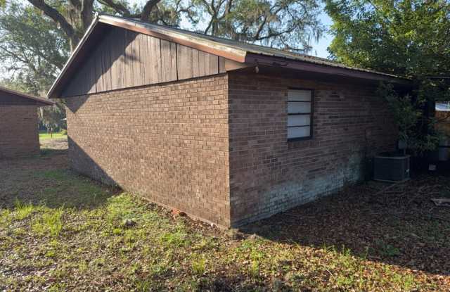 1915 Melady Avenue Gallery 3