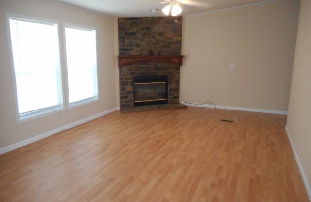 1392 Woodridge Road Gallery 3