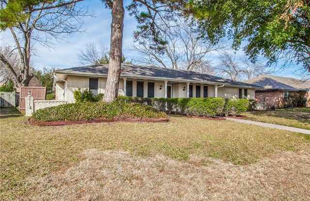 1045 Rosewood Drive - 1045 Rosewood Dr, DeSoto, TX 75115
