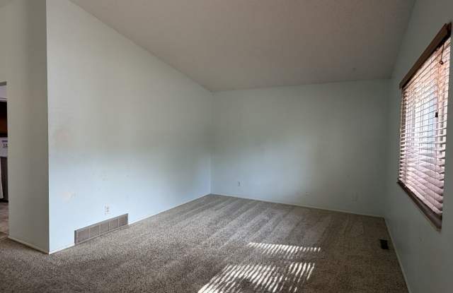 Charming 3-Bedroom Home in a Quiet Fort Collins Neighborhood Gallery 4