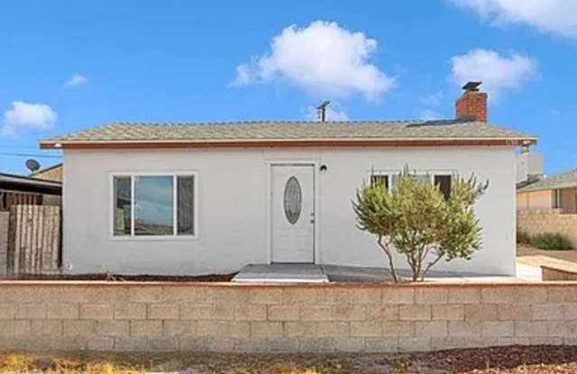 Remodeled charming 1 bedroom with 1 bonus room and 1 bathroom home photos photos