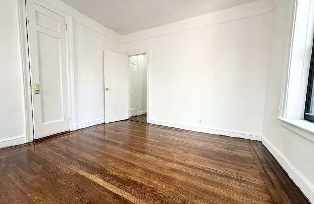 2523 Aqueduct Ave photos photos