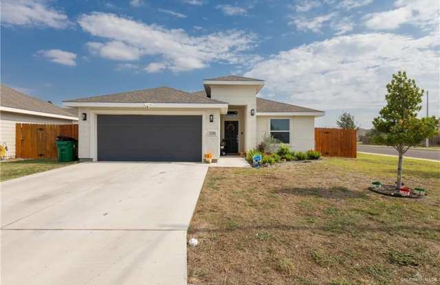 2201 N 26th Drive photos photos