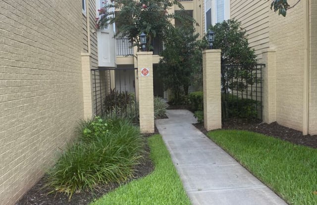 404 Summit Ridge Pl 302 - 404 Summit Place, Wekiwa Springs, FL 32779