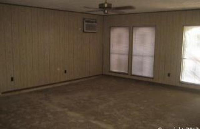 SPACIOUS HOME W/ CONVERTED GARAGE ADDS EXTRA LIVING *FIREPLACE*STOVE/RANGE AND DISHWASHER*CENTRAL HVAC Gallery 4