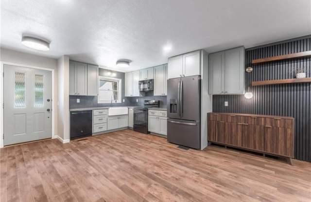 4 Gretchen  LN photos photos
