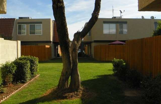 Glendale townhome - First month FREE- 2 bedroom 1.5 bath - Washer/Dryer hookups Gallery 4