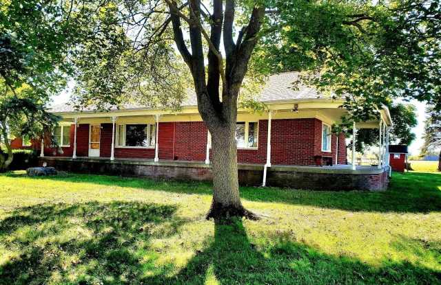 5889 E Albain Road Gallery 1
