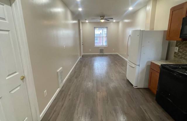5264 DELANCEY Street Gallery 2