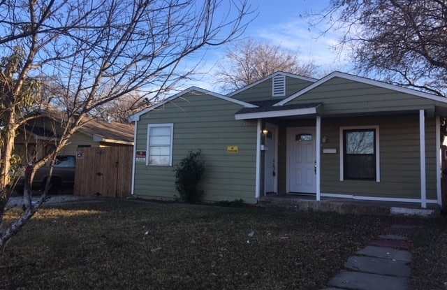 1413 College Street - 1413 College St, Grand Prairie, TX 75050