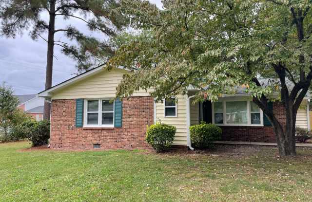 Cute 3 Bed 2 Bath with Fenced Yard photos photos