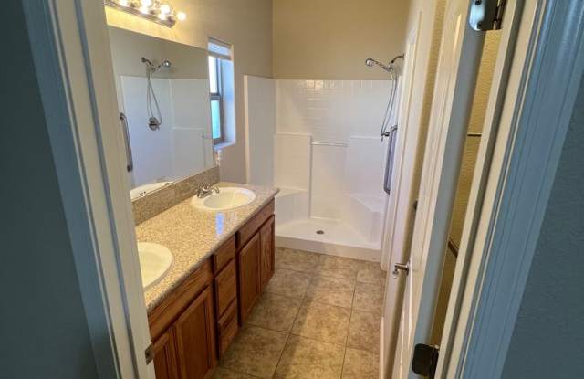 Discover Your Ideal Home in the Heart of Kingman! - 4236 East Texas Street, Mohave County, AZ 86401