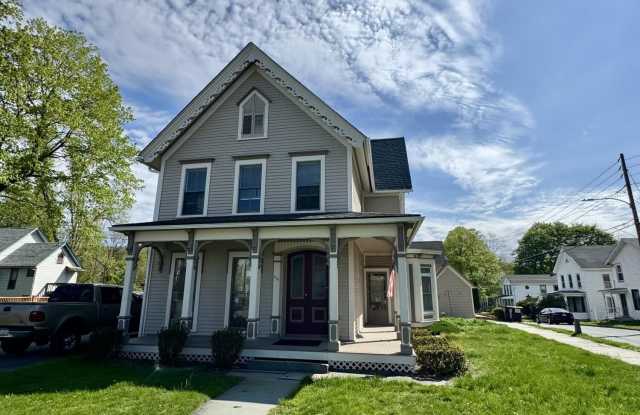 605 Barker Street photos photos