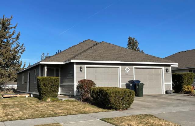 2 Bedroom, 2 Bathroom Duplex in NE Bend – Available NOW photos photos 2 Bedroom, 2 Bathroom Duplex in NE Bend – Available NOW photos photos