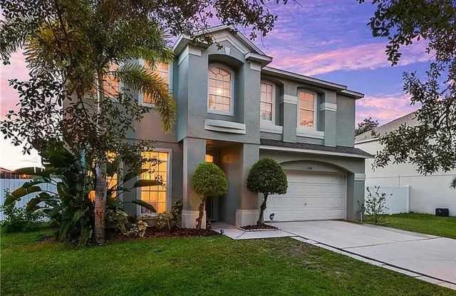 Beautiful water-view 5 bedrooms single family in Hunters Creek! photos photos