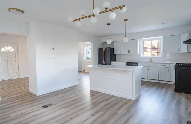 448 Eureka Street photos photos