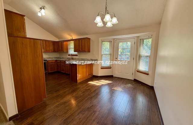 Beautiful 3 Bedroom Home in Raymore Gallery 4