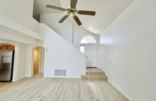 3040 E WAHALLA Lane Gallery 3