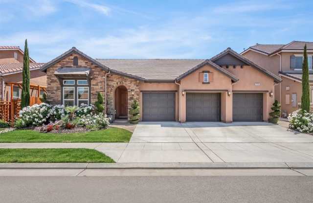 Beautiful Clovis North 4/3 photos photos