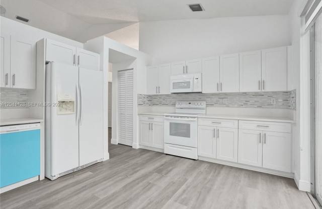 6931 NW 34th Street 6931, Margate, FL 33063 - 8041 photos photos