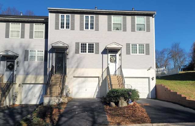 10 WOODFIELD Drive - 10 Woodfield Drive, Claymont, DE 19703