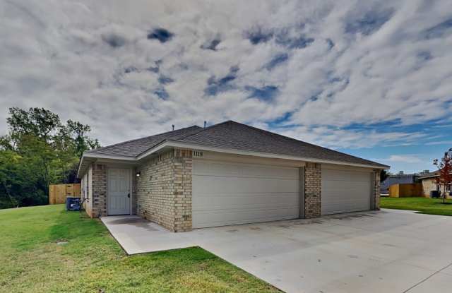 Luxury 3 Bedroom 2 Bathroom Duplex with 2 Car Garage in Yukon Schools photos photos