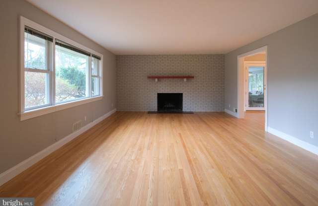 1484 WAGGAMAN CIRCLE Gallery 2