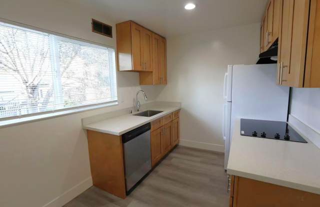 $2,395/month – Renovated 2BR/1BA in Prime Berkeley Location (Available Now) Gallery 2