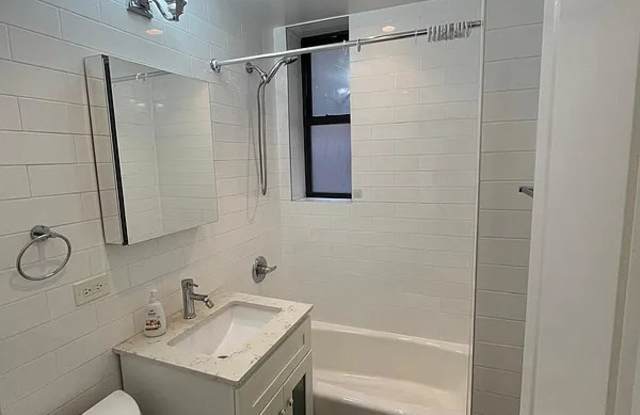 750 Riverside Dr photos photos