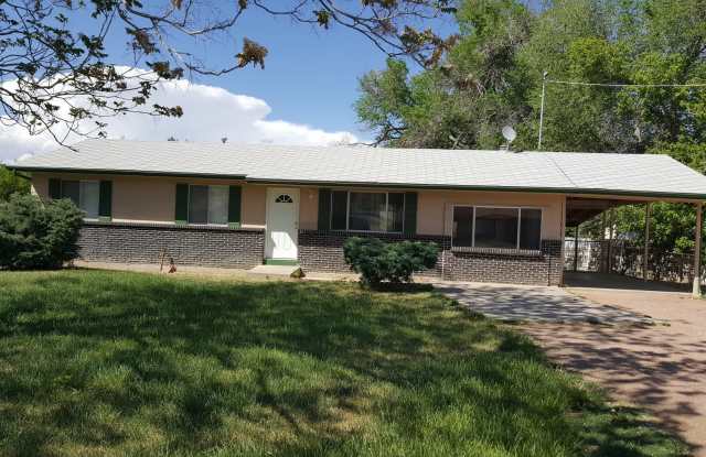 Beautifully Remodeled 3 Bedroom Home in quiet neighborhood Gallery 1