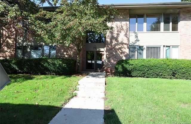 359 CONCORD PL APT 4 Gallery 2