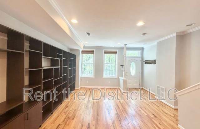 775 Kenyon Street NW photos photos