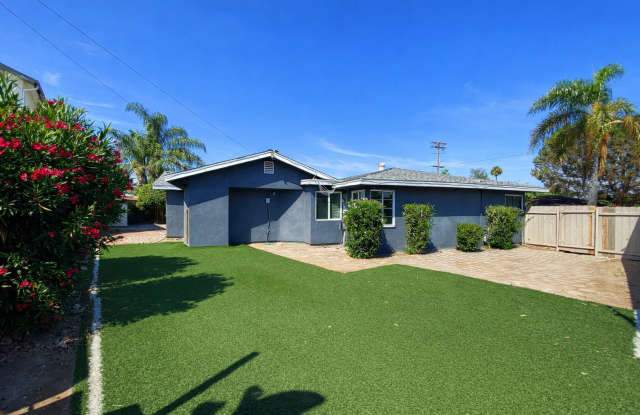 8BD/3BA, Large Yard w/ Turf! photos photos