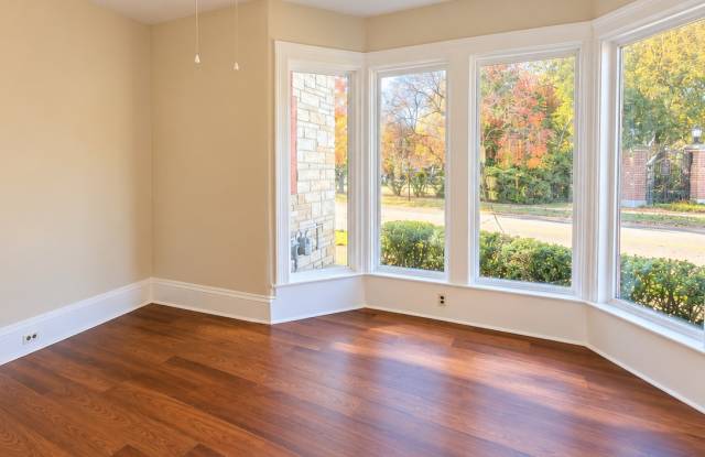 669 Park Place, Apt A Gallery 2