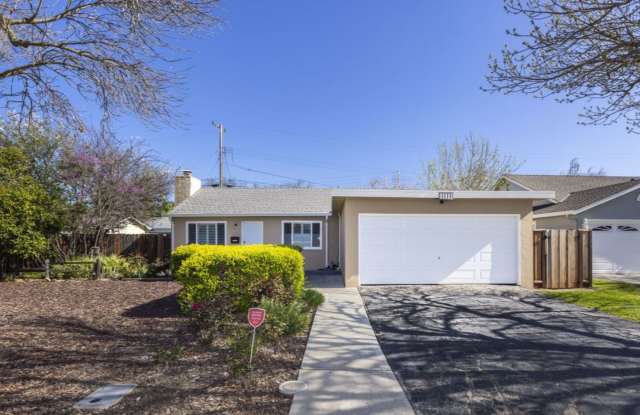 Lovingly Maintained 3 Bed, 1 Bath Home on Quiet Cul-de-Save photos photos