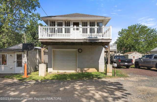 9 Gravelly Point Road - 9 Gravelly Point Road, Highlands, NJ 07732