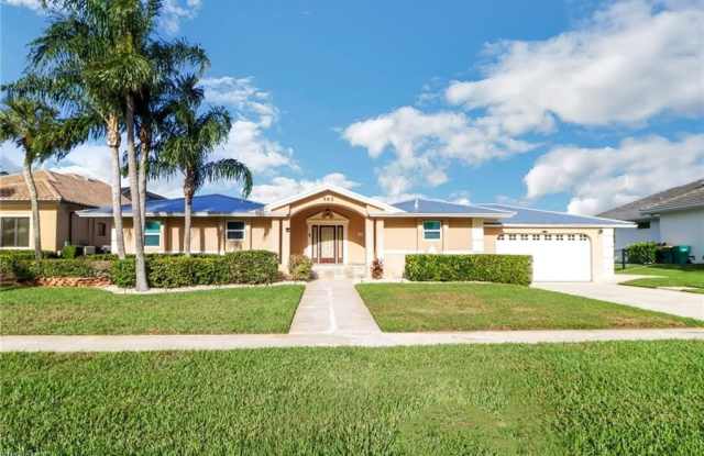 562 Goldcoast Ct Gallery 4